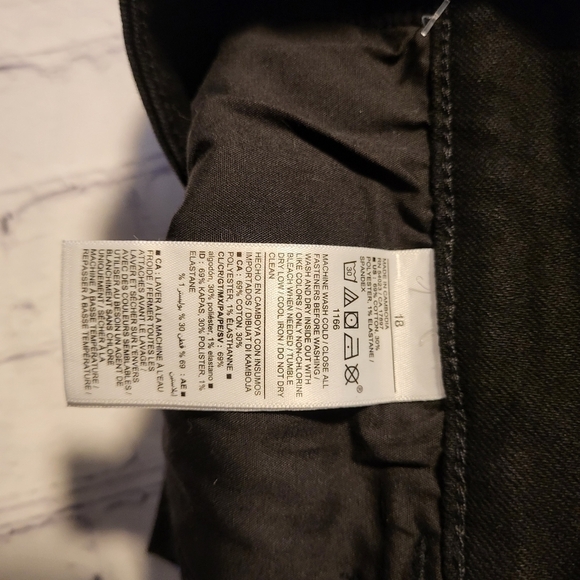 Old Navy Mid Rise Skinny Black Jeans Size 18 - Picture 8 of 9